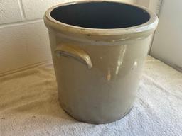 Monmouth Pottery Co 5 gal. crock