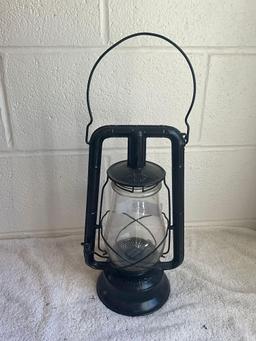 Dietz Monarch barn lantern