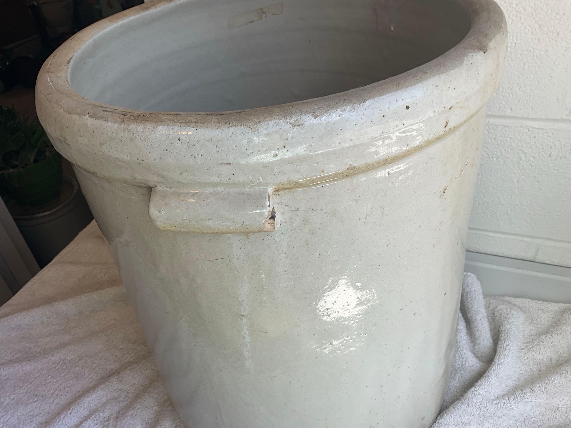 Western Stoneware 12 gal. crock