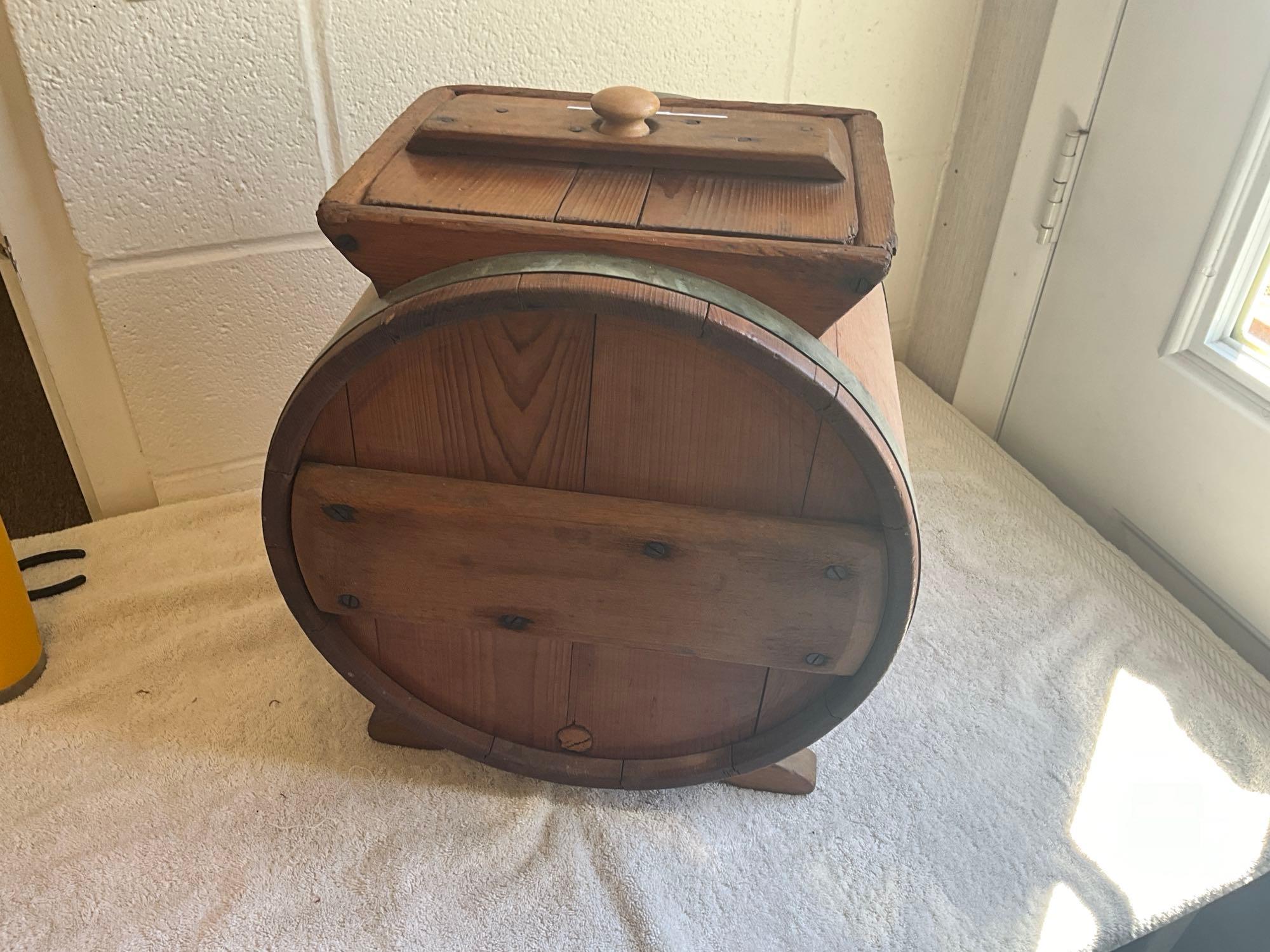 early wooden butter churn