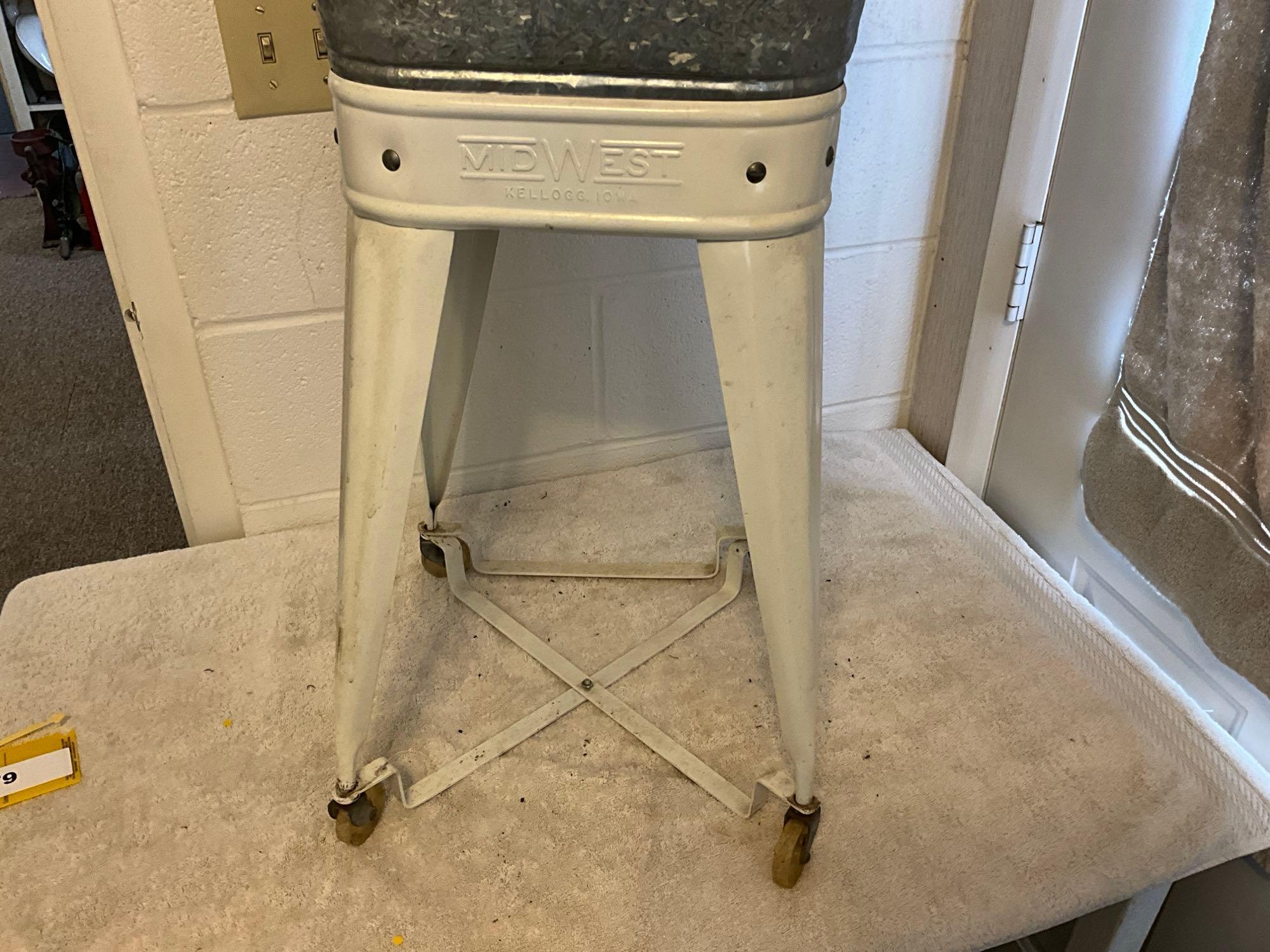 Midwest wash bay wash tub w/wringer & stand