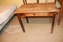 Wooden 1-Drawer Coffee Table