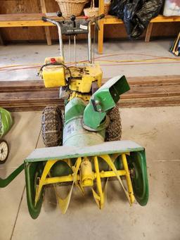 John Deere 726 Gas Powered Snow Blower