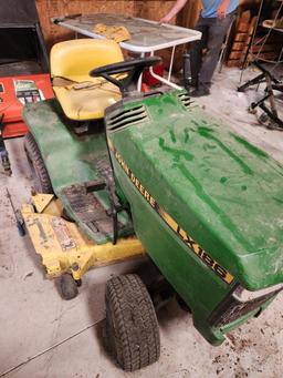 John Deere LX 186 Riding Lawn Mower