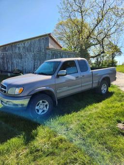 2000 Toyota Tundra 4WD Pick Up Truck