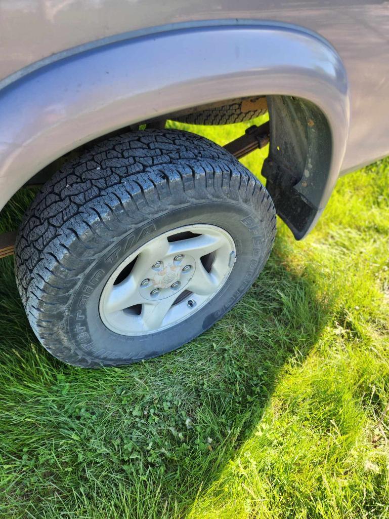 2000 Toyota Tundra 4WD Pick Up Truck