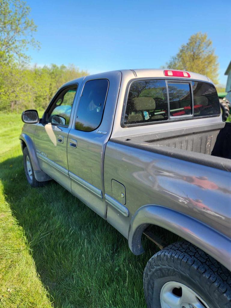 2000 Toyota Tundra 4WD Pick Up Truck