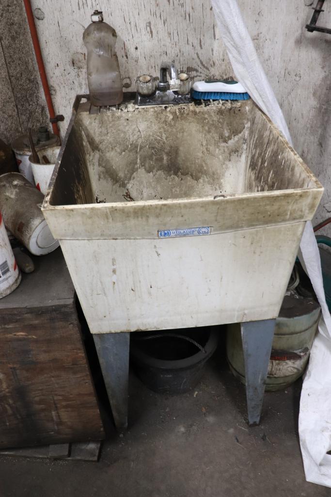 Plastic Shop Sink With Electric Water Heater