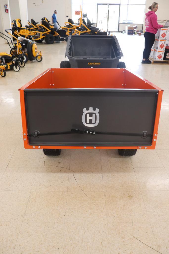 Husqvarna Swivel Dump Cart