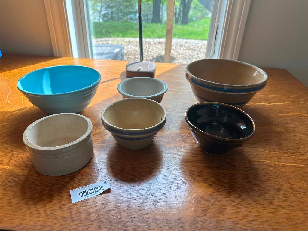 QUANTITY OF POTTERY BOWLS