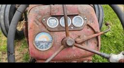 Antique IH 300 Utility... tractor...