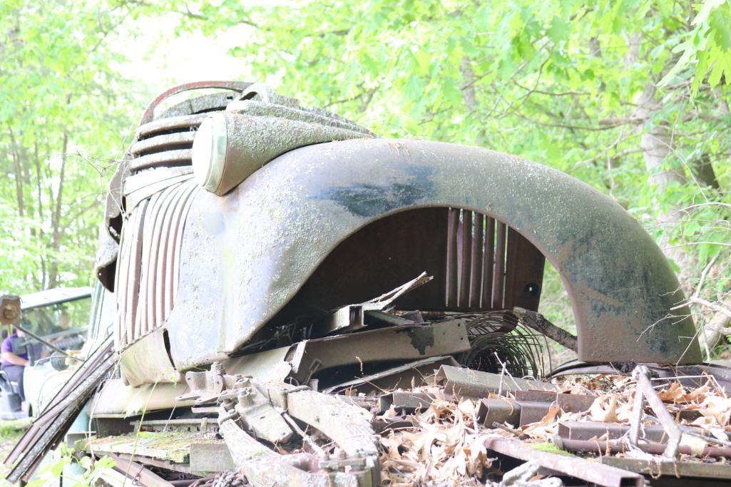 Vintage Chevrolet 5400 Heavy Duty Truck & 1940's Truck Parts