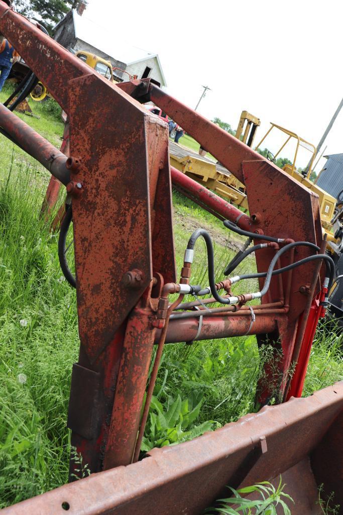 International 574 Gas Tractor with Westendorf loader