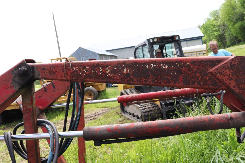 International 574 Gas Tractor with Westendorf loader