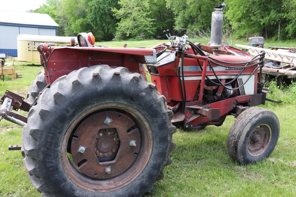 International 574 Gas Tractor with Westendorf loader