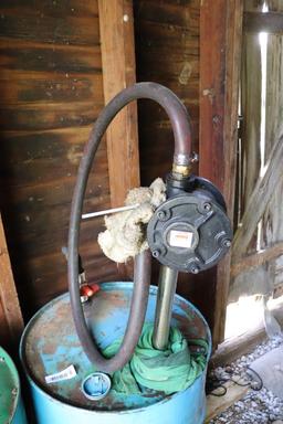 15W-40 Oil Barrell with Dayton Hand Pump