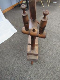 ANTIQUE LARGE SPINNING WHEEL