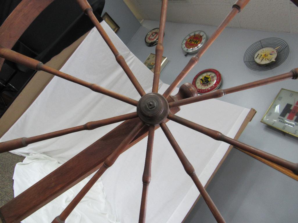 ANTIQUE LARGE SPINNING WHEEL