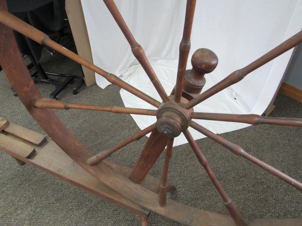 ANTIQUE LARGE SPINNING WHEEL