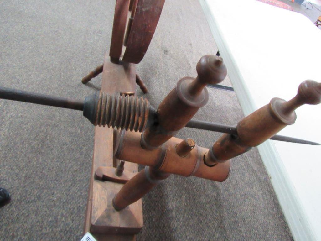 ANTIQUE LARGE SPINNING WHEEL