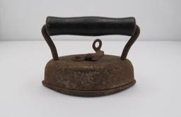 ANTIQUE MINIATURE CHILD'S CAST IRON TOY IRON