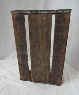 ANTIQUE RED COCA COLA WOODEN CRATE 1975