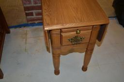 Modern Oak End Table with Dual Leaves