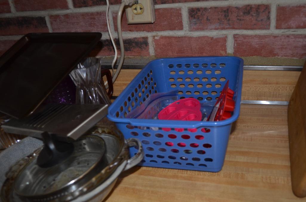 Contents of Corner of Kitchen Counter to include Jewel tea