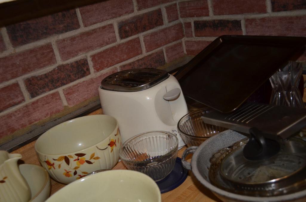 Contents of Corner of Kitchen Counter to include Jewel tea