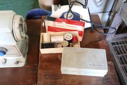 SIGNATURE SEWING MACHINE WITH STAND