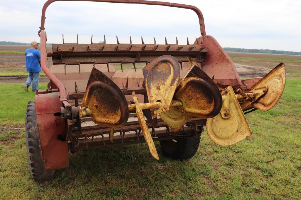 NEW HOLAND 330 MANUER SPREADER