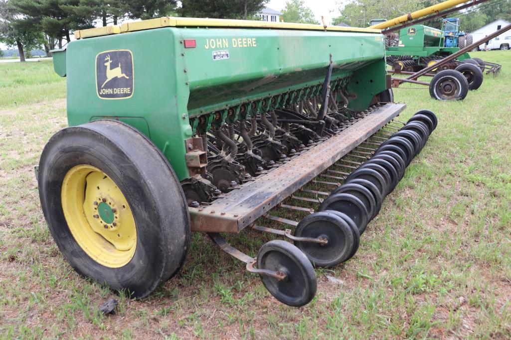 JOHN DEERE 8300 DRILL