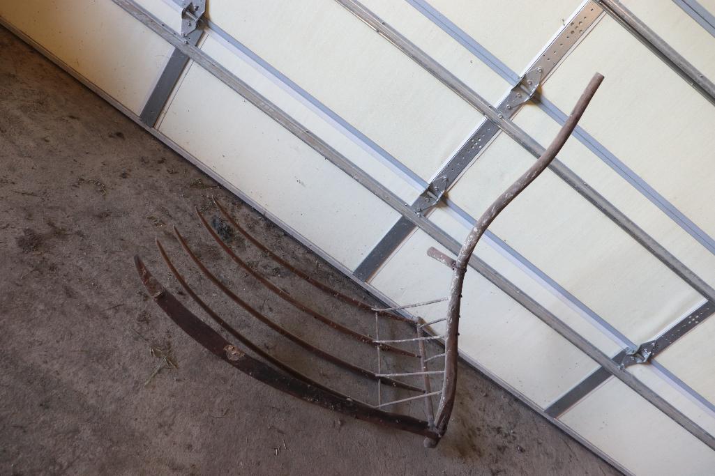 ANTIQUE WOOD WHEAT GRAIN CRADLE AND SCYTHE FARM TOOL