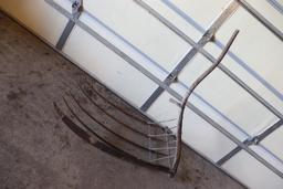 ANTIQUE WOOD WHEAT GRAIN CRADLE AND SCYTHE FARM TOOL