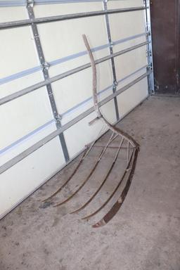 ANTIQUE WOOD WHEAT GRAIN CRADLE AND SCYTHE FARM TOOL