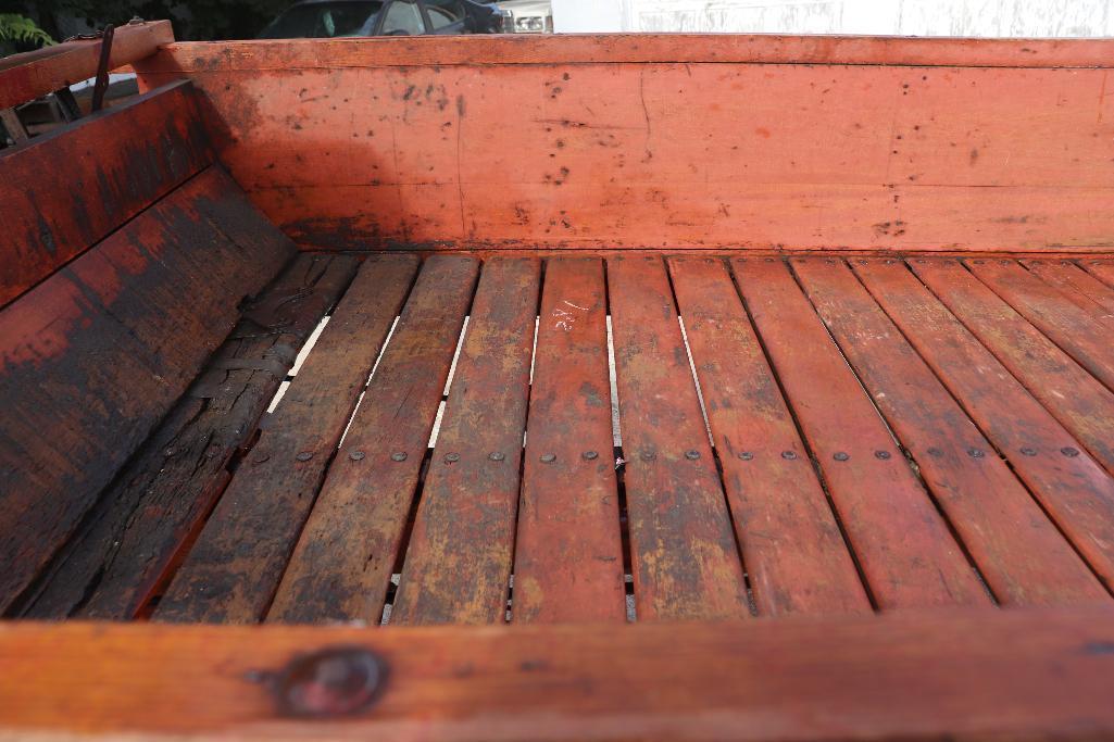 VERY EARLY 1900S KEMP AND BURPEE SUCCESS NO. 3 WOODEN MANURE SPREADER