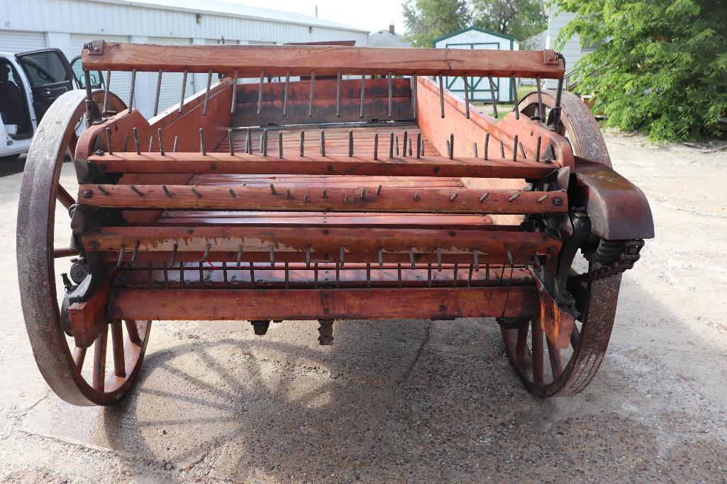 VERY EARLY 1900S KEMP AND BURPEE SUCCESS NO. 3 WOODEN MANURE SPREADER