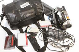 Sony Handycam Vision CCD-TRV36 HI8 with Case and Tapes Remote Charger