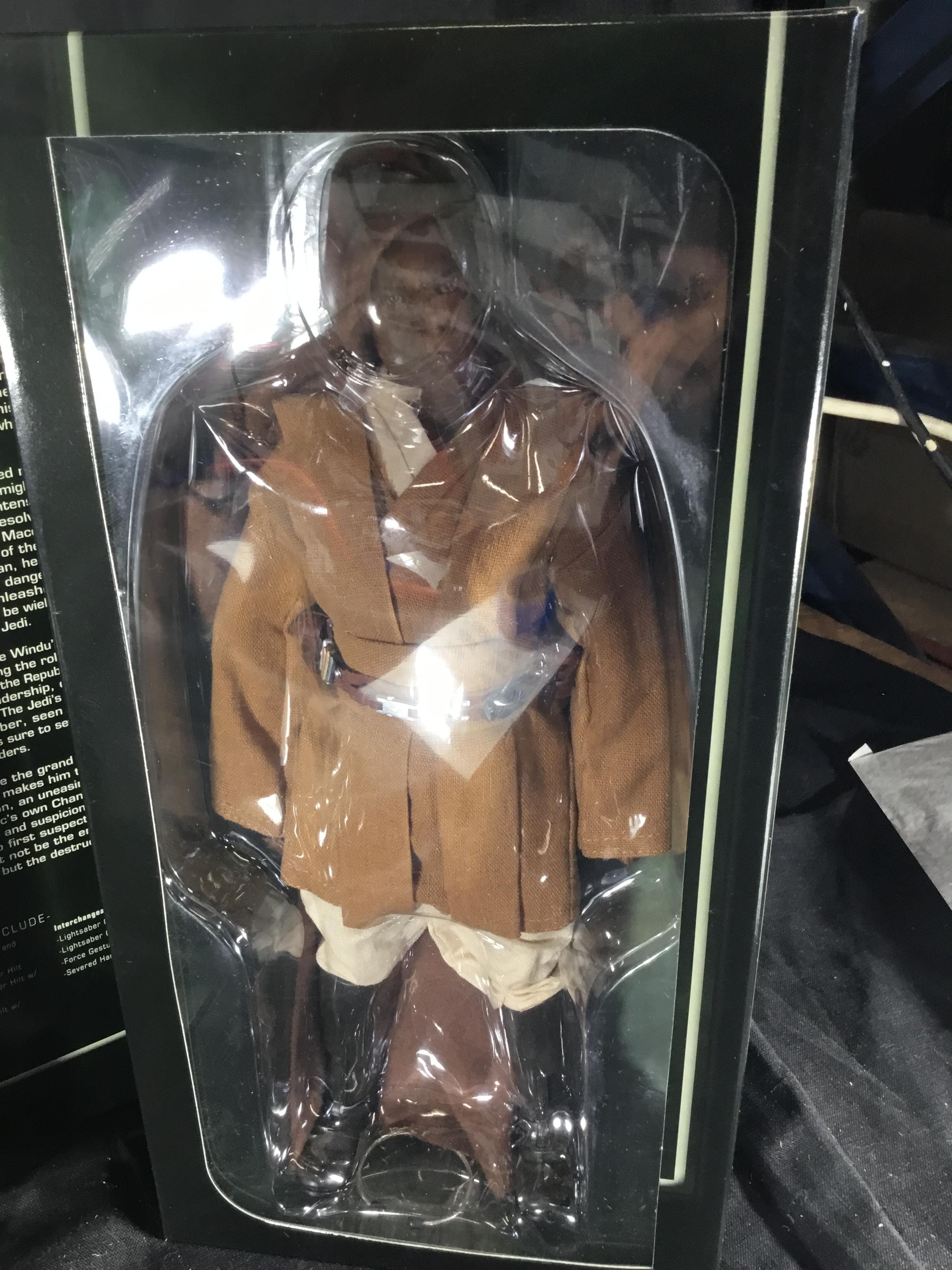 Mace Windu 1:6 Scale Figure