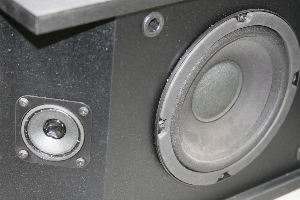 Pair of Bose Speakers 10" tall 15" wide