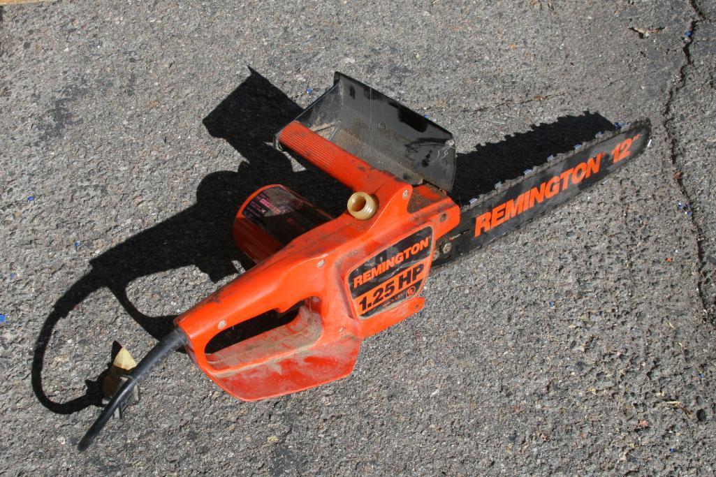 Remington 12" Electric Chainsaw Model LNT-2 Powers on