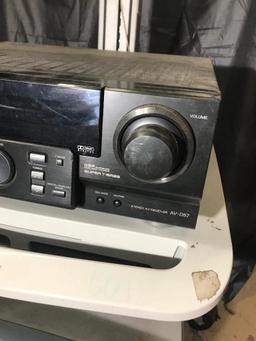 AIWA stereo AV receiver AV-D57 powers on