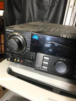 AIWA stereo AV receiver AV-D57 powers on