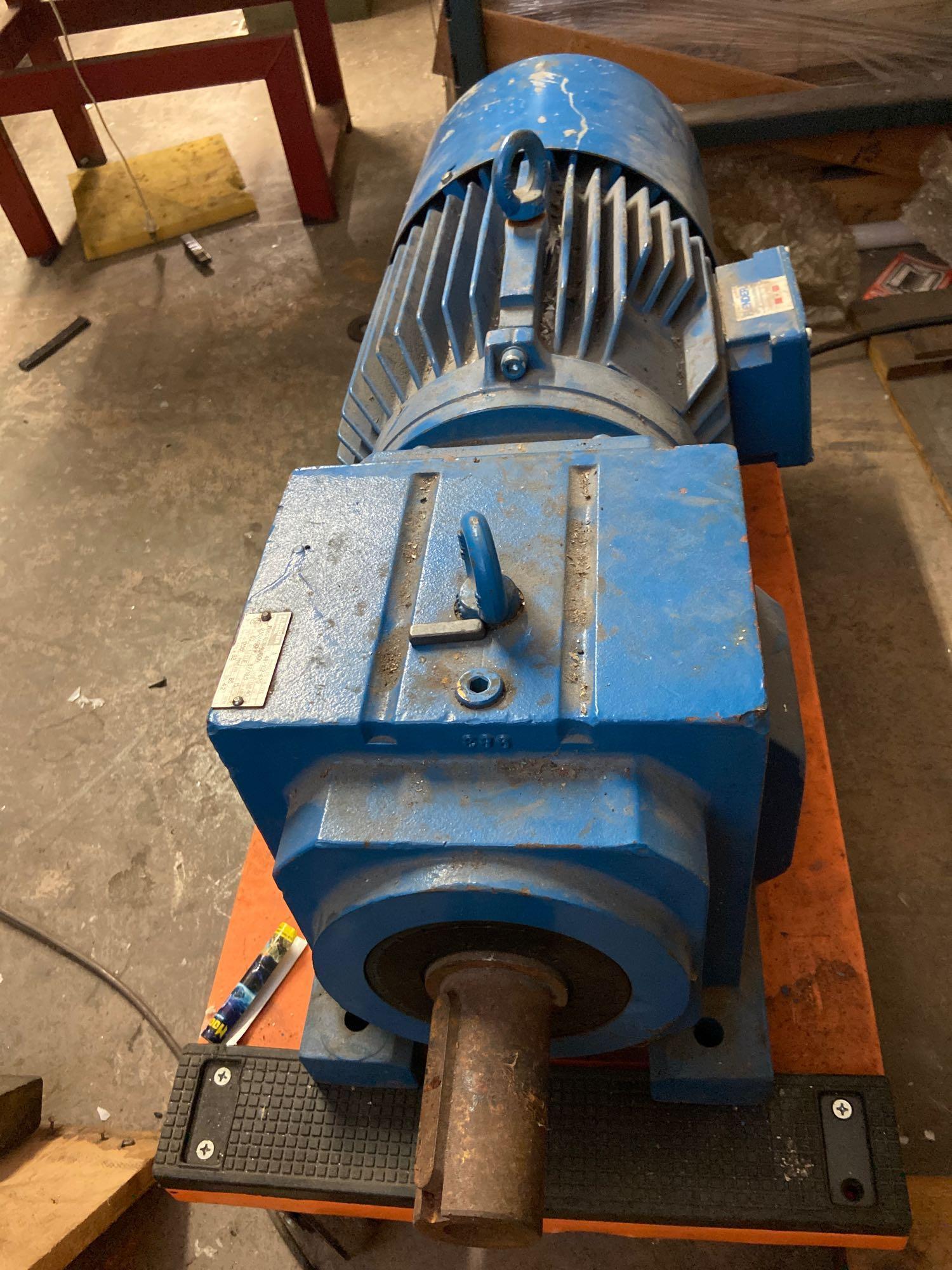 Flender Himmel motor 33in long 3ph 481-102-670 rm2