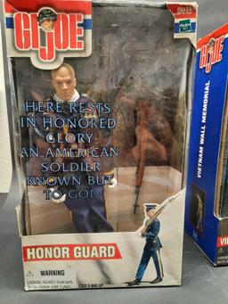 Gi Joe Honor guard and Vietnam wall memorial Action figures, 2 units