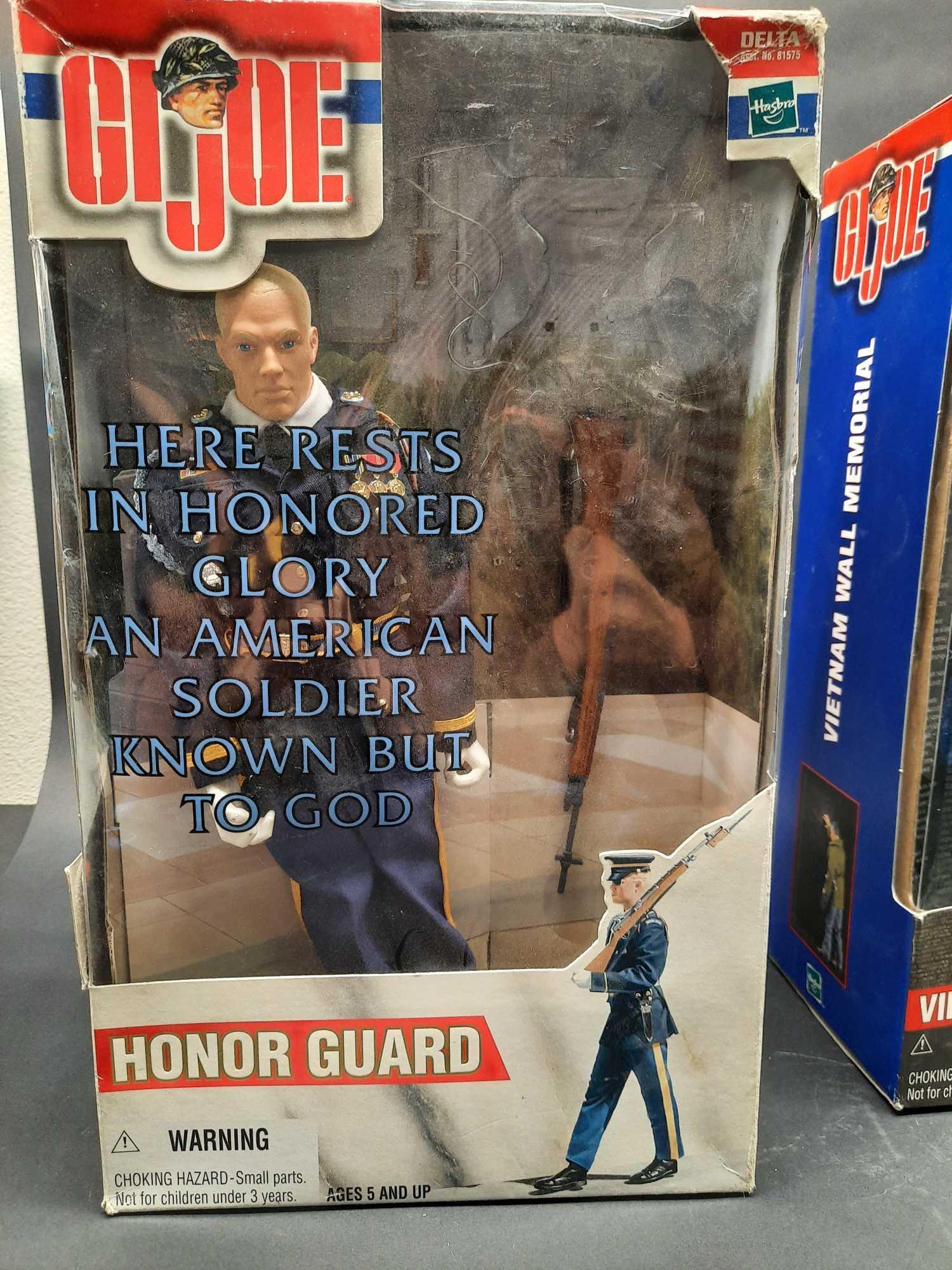 Gi Joe Honor guard and Vietnam wall memorial Action figures, 2 units