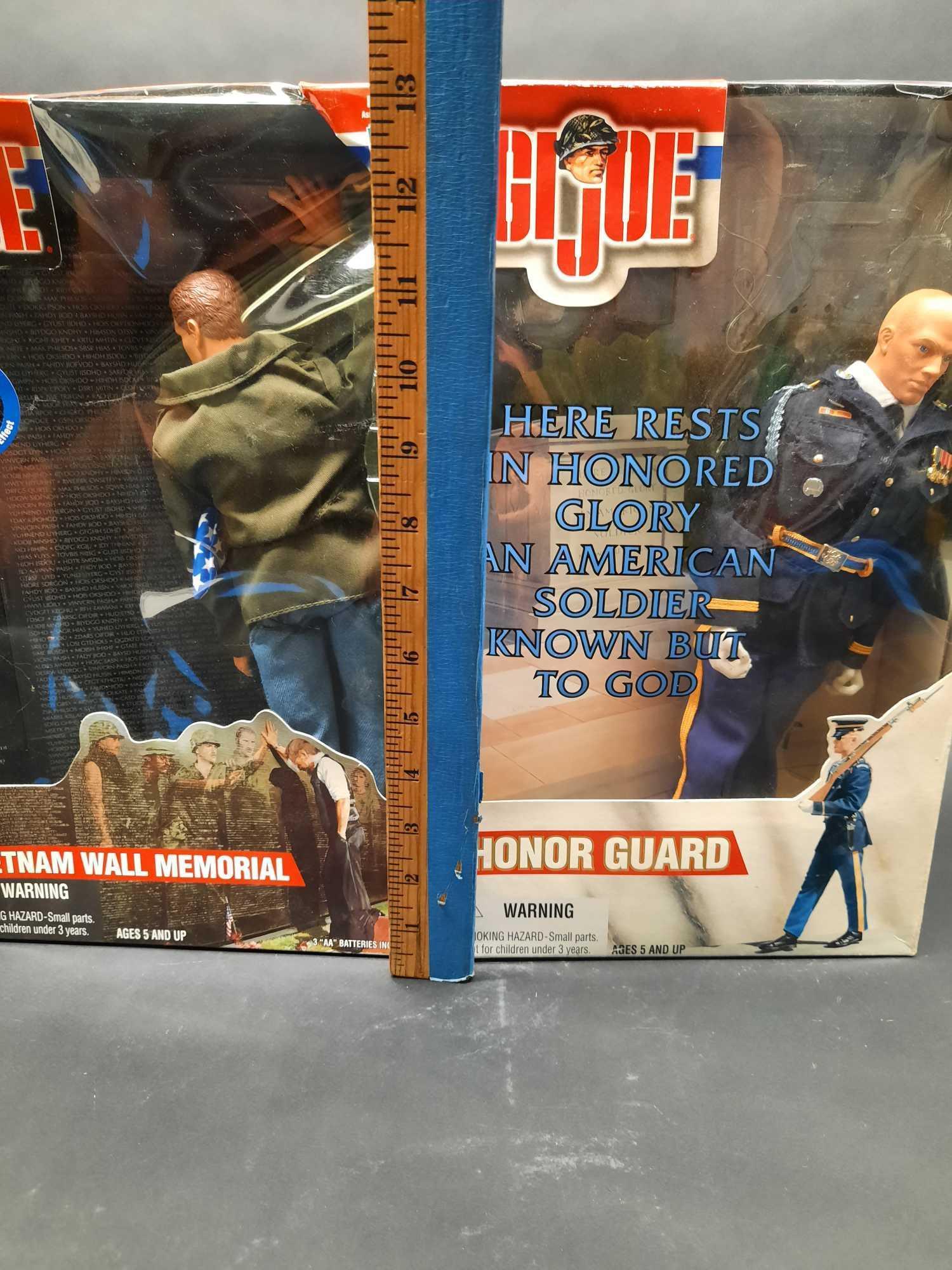 Gi Joe Honor guard and Vietnam wall memorial Action figures, 2 units