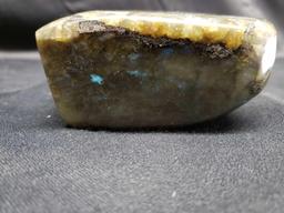 Labradorite speciman piece. 3855.54 ct.