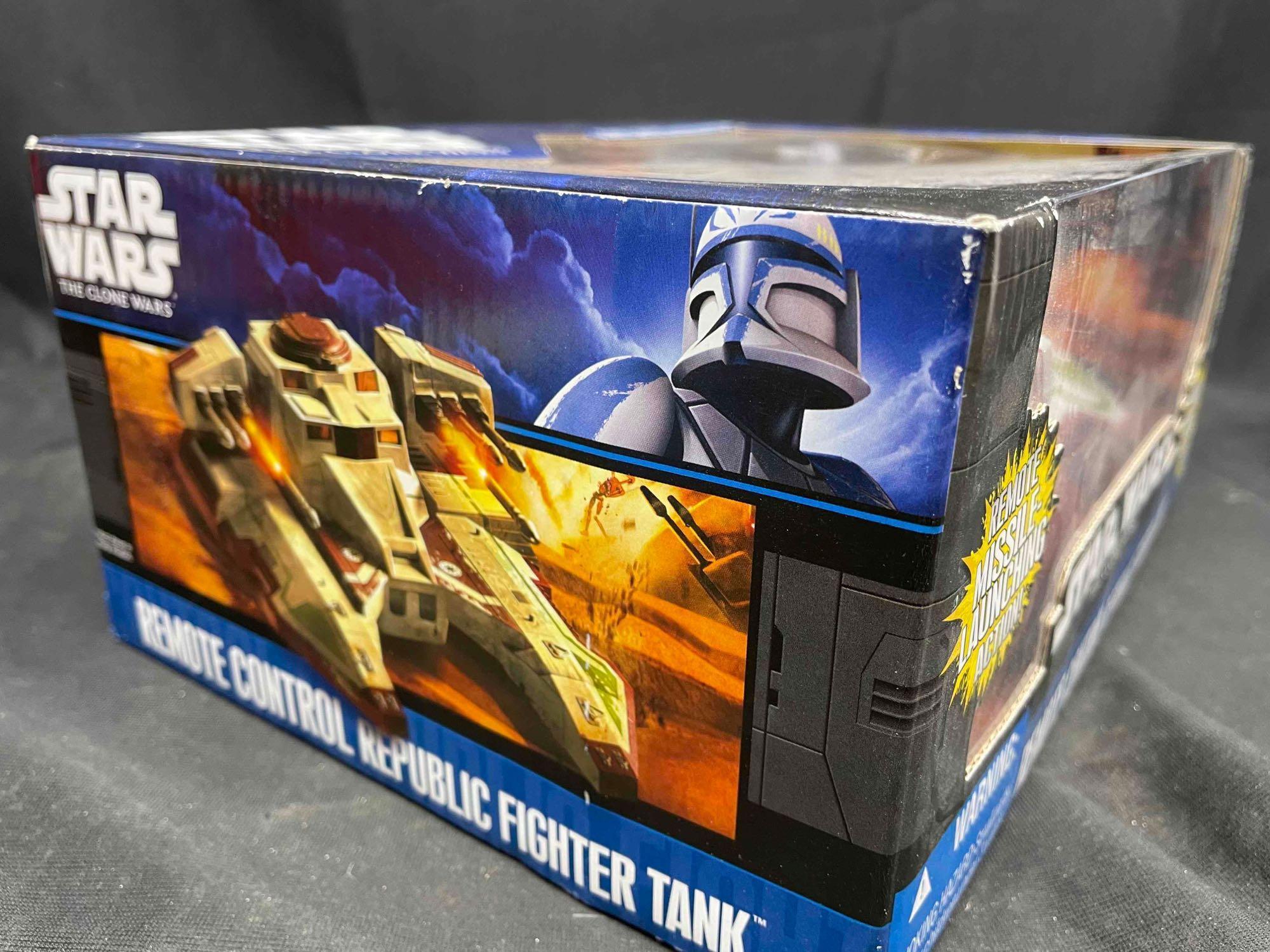 Star Wars The Clone Wars Remote Control Republic Fighter Tank Hasbro 2011