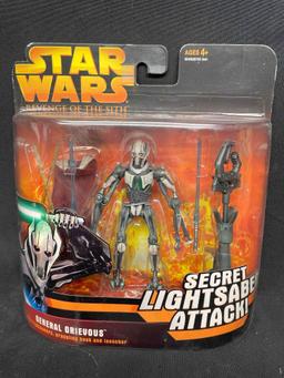 Revenge of the Sith 3 3/4 Inch Deluxe Action Figures. Stass Allie, Darth Vader and General Grievous